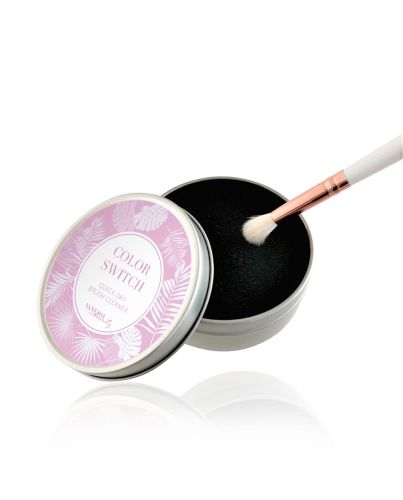 Der Vanessa Beauty Dry Brush Color Switch Sponge ist ein trockener Make-Up Pinsel-Reinigungsschwamm, der im Nu Puderpigmente von Make-Up Borsten entfernt, so dass zwischen Farbtönen innert wenigen Sekunden.