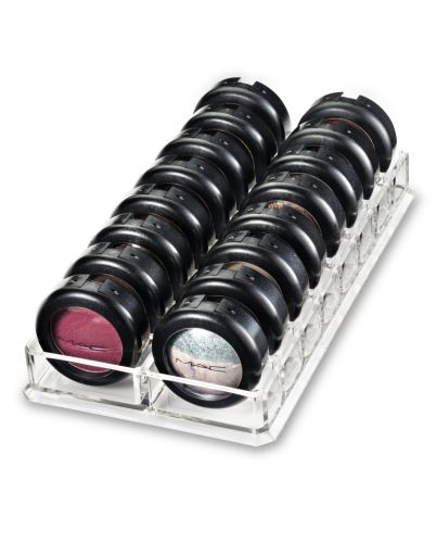 Unser Beauty Organizer für Lidschatten, Puder, Highlighter, Blushes und Co. ist mit 16 Fächer ausgestattet und bietet viel Platz und eine schöne Übersicht über deine liebsten Produkte. 