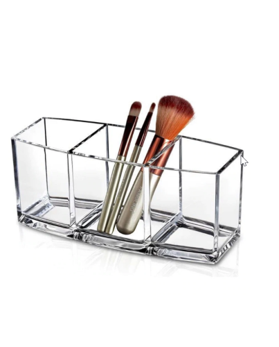 Praktischer Brush Organizer mit 3 einzelnen Fächern. Der Organizer sorgt für einen perfekten Überblick über die Make-Up Pinsel und Tools