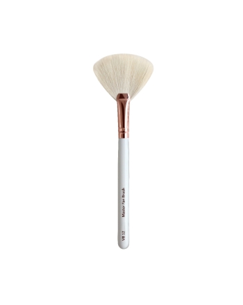 Der Masterbrush von Vanessabeauty mit Ziegenhaare ermöglicht schönes Verblenden von Lidschatten.