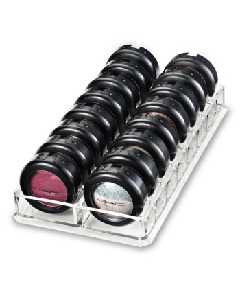 Unser Beauty Organizer für Lidschatten, Puder, Highlighter, Blushes und Co. ist mit 16 Fächer ausgestattet und bietet viel Platz und eine schöne Übersicht über deine liebsten Produkte. 